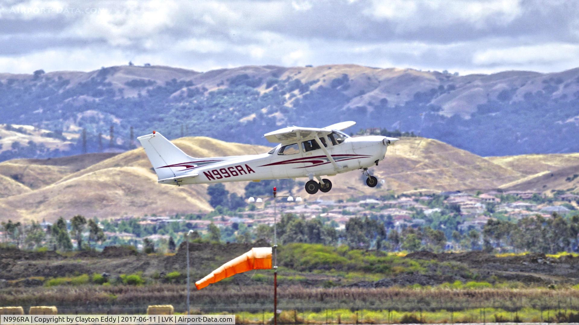 N996RA, 1998 Cessna 172R Skyhawk C/N 17280404, Livermore Airport California 2017.