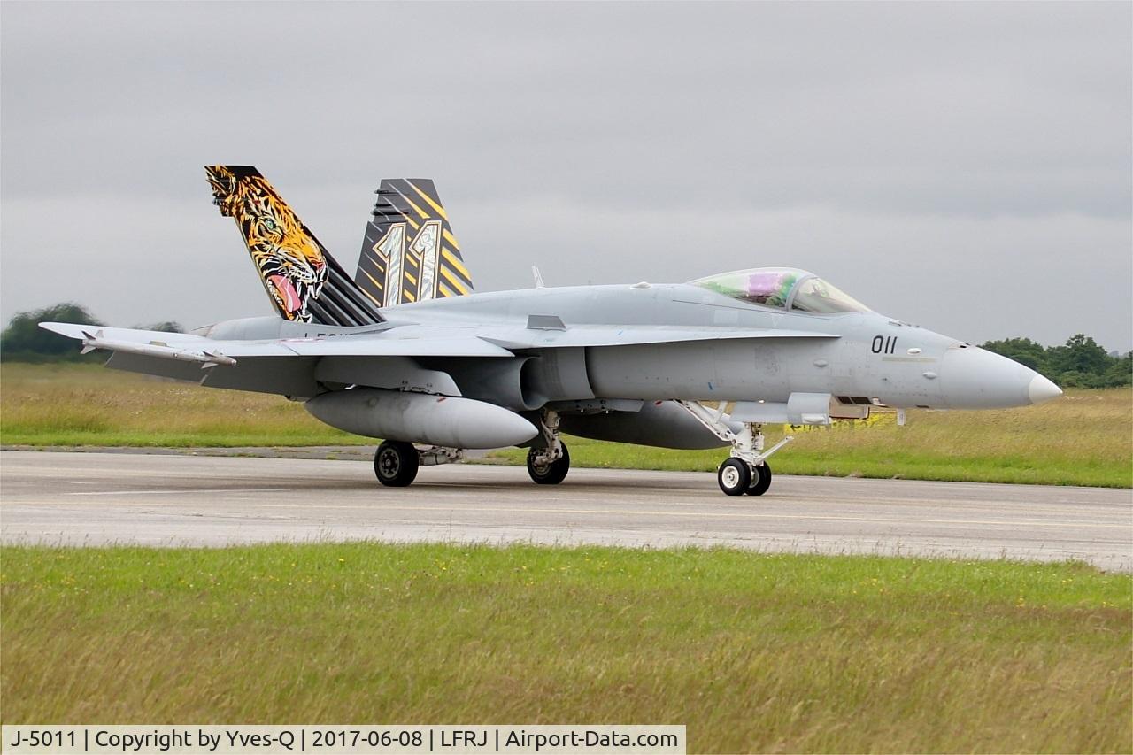 J-5011, McDonnell Douglas F/A-18C Hornet C/N 1351, McDonnell Douglas FA-18C Hornet, Taxiing to flight line, Landivisiau Naval Air Base (LFRJ) Tiger Meet 2017