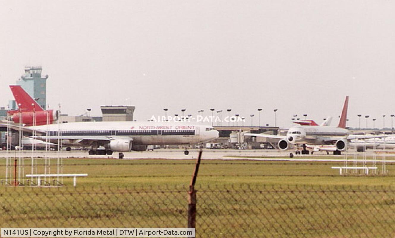 N141US, 1972 Douglas DC-10-40 C/N 46750, 1988 DTW