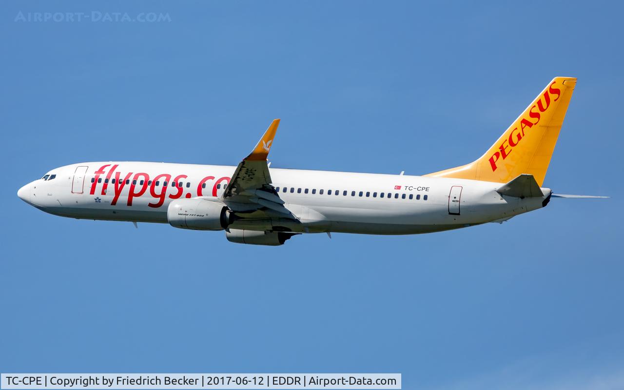 TC-CPE, 2012 Boeing 737-82R C/N 38178, departure to Antalya via RW27