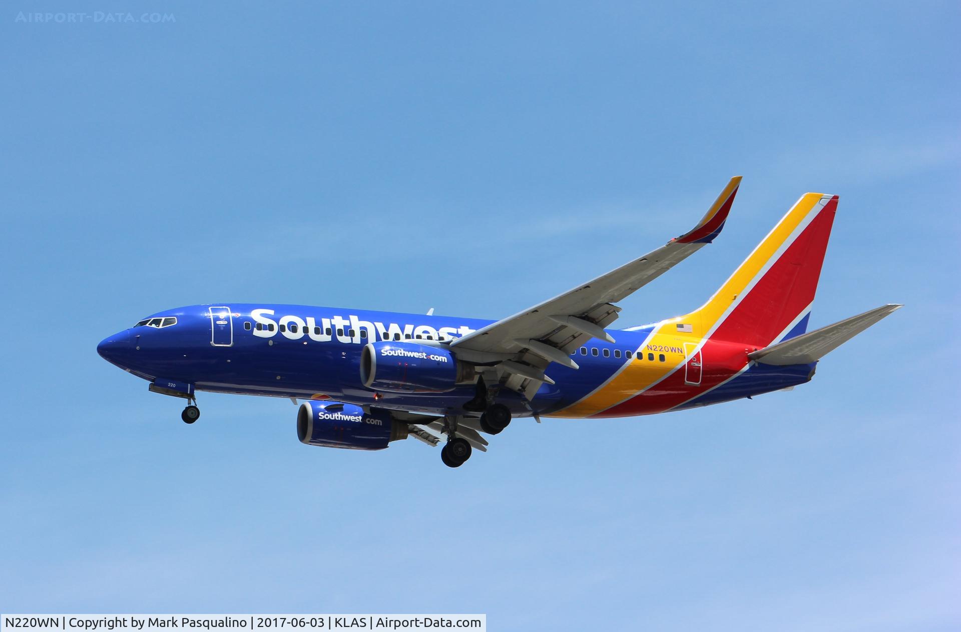 N220WN, 2005 Boeing 737-7H4 C/N 32491, Boeing 737-700