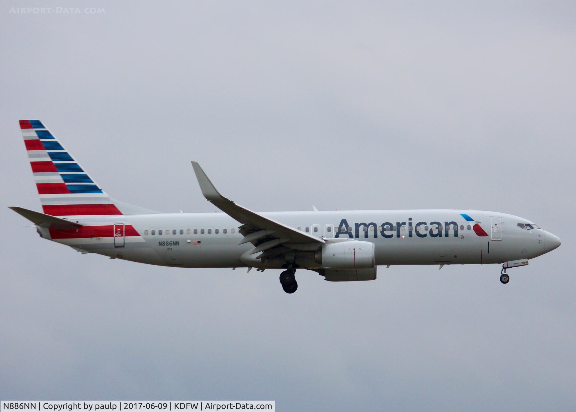 N886NN, 2012 Boeing 737-823 C/N 33223, At DFW.