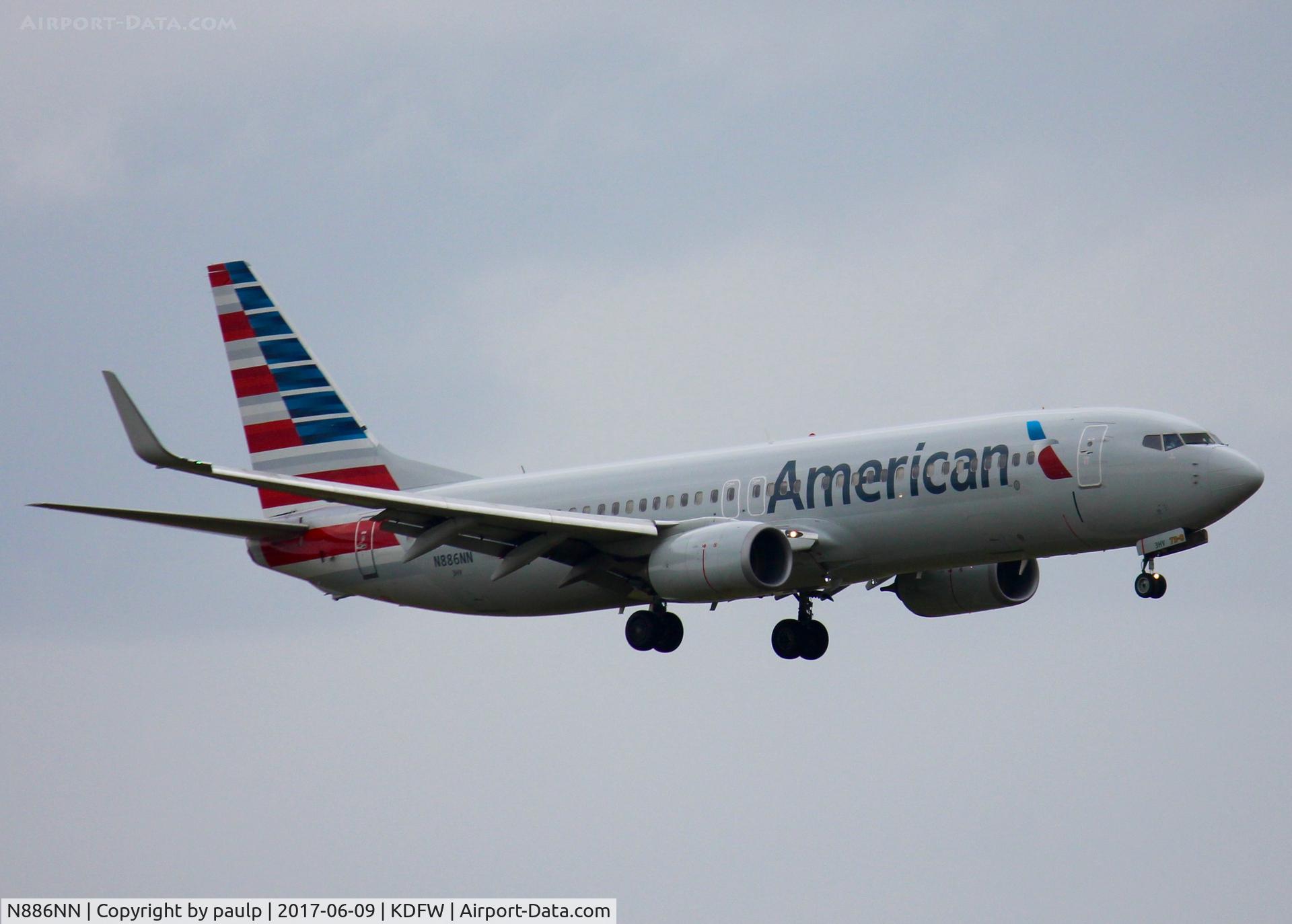 N886NN, 2012 Boeing 737-823 C/N 33223, At DFW.