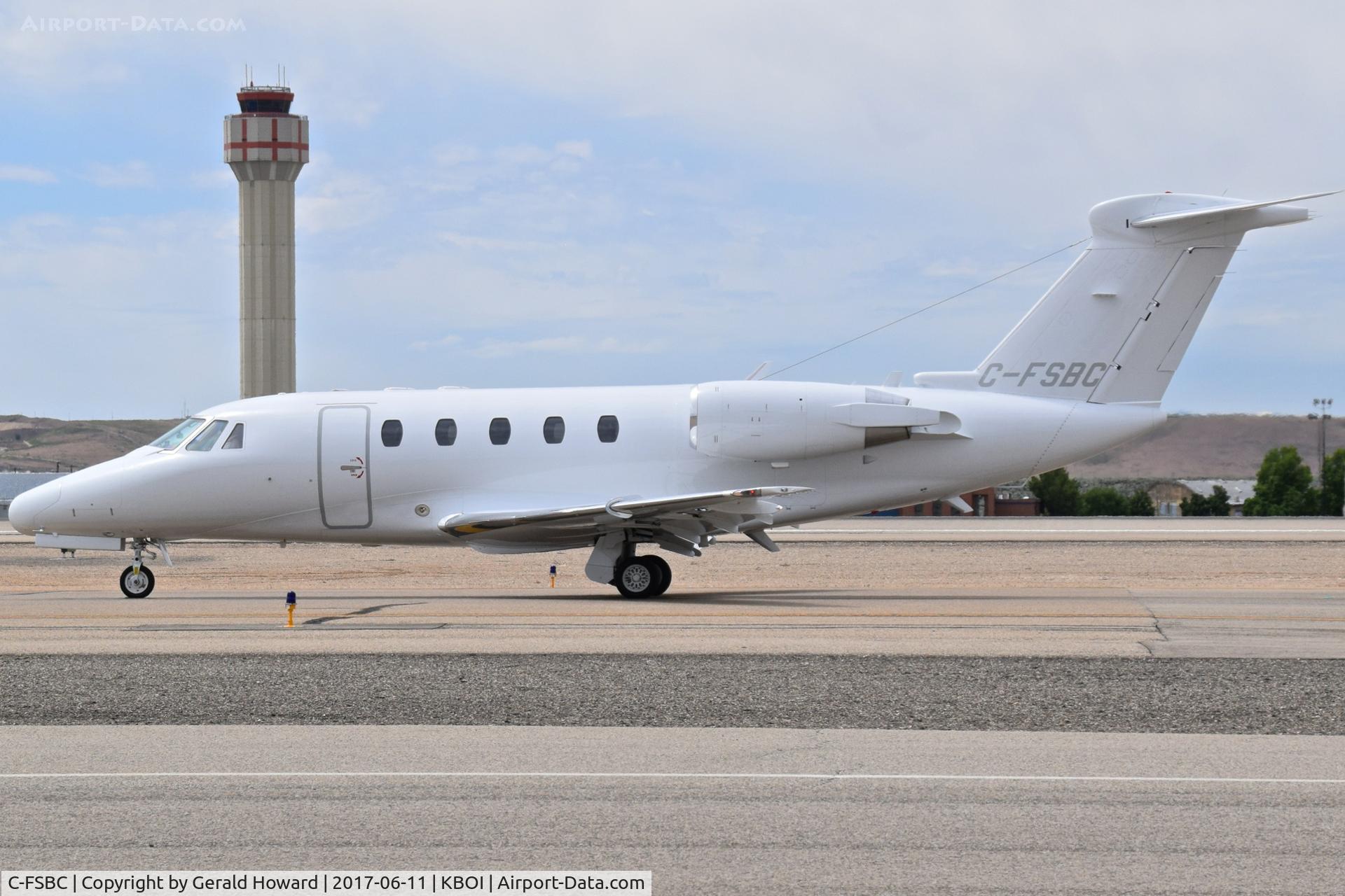 C-FSBC, 1998 Cessna 650 Citation VII C/N 650-7092, Taxiing on Alpha.