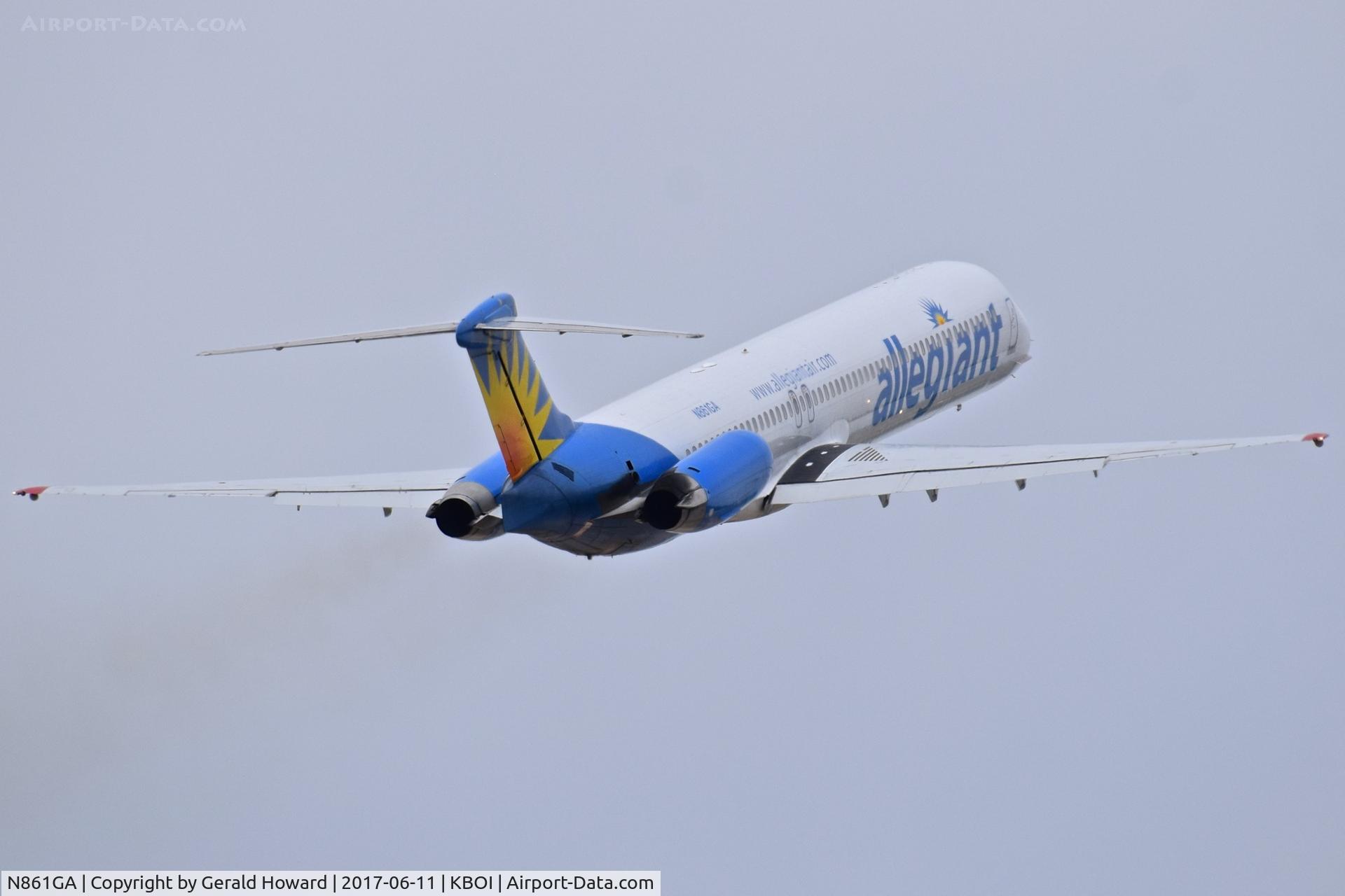 N861GA, 1987 McDonnell Douglas MD-83 (DC-9-83) C/N 49557, Departing BOI.