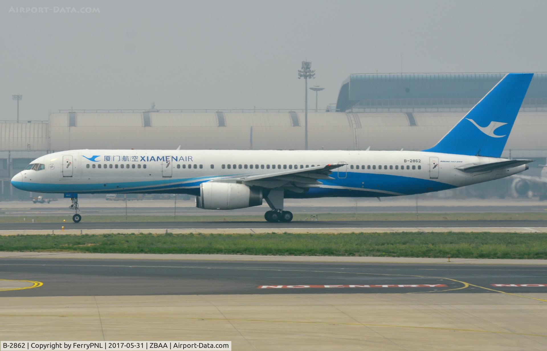B-2862, 2004 Boeing 757-25C C/N 34008, Xiamen B752 during its take-off run.