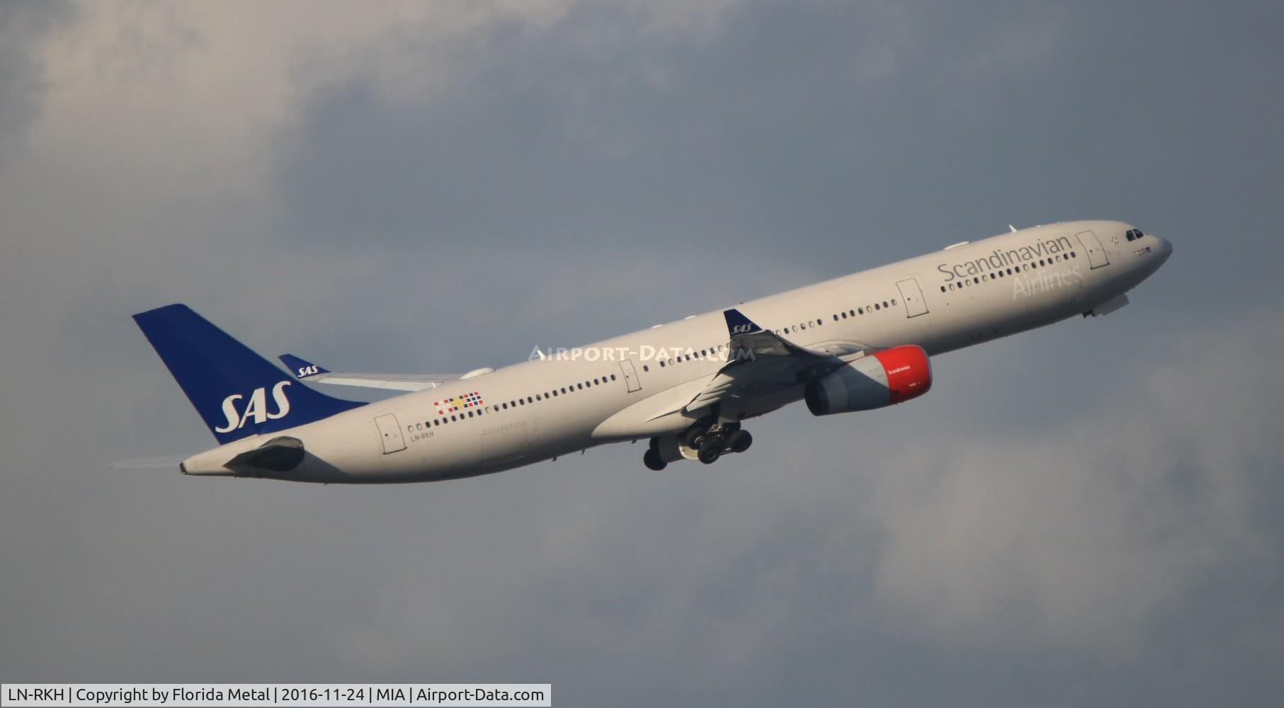 LN-RKH, 2002 Airbus A330-343 C/N 497, Scandinavian