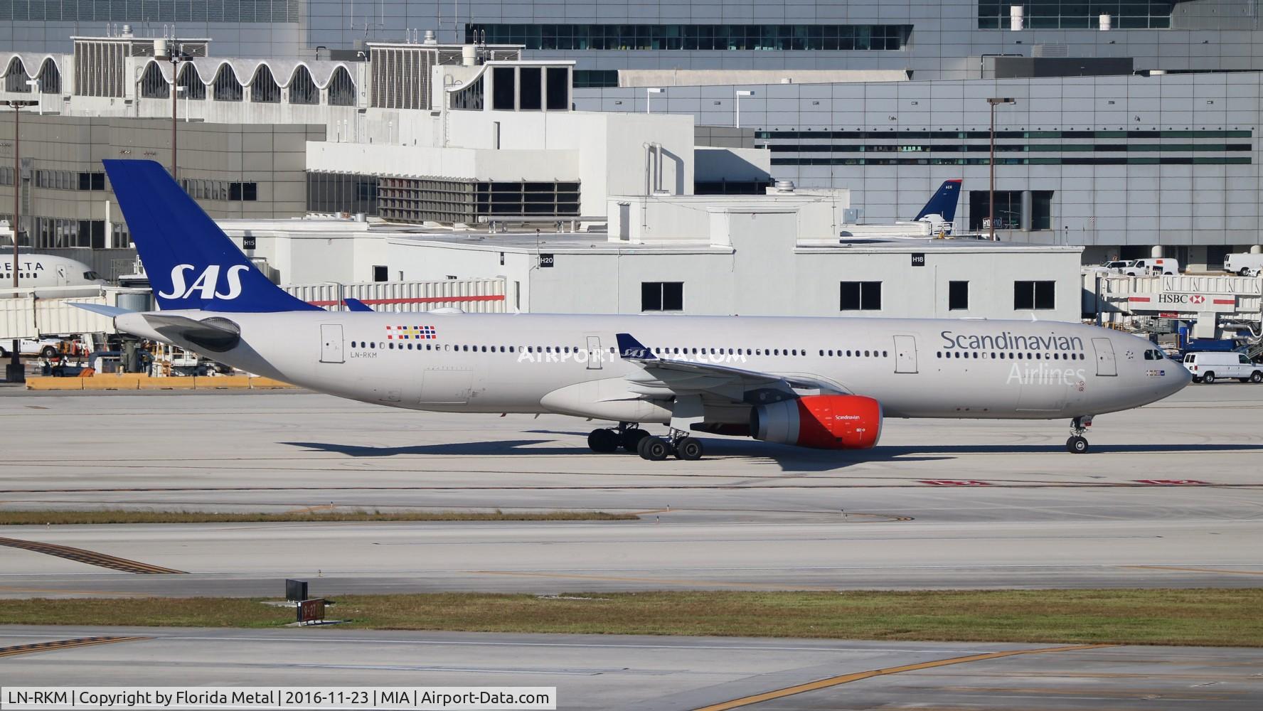 LN-RKM, 2002 Airbus A330-343X C/N 496, SAS A330