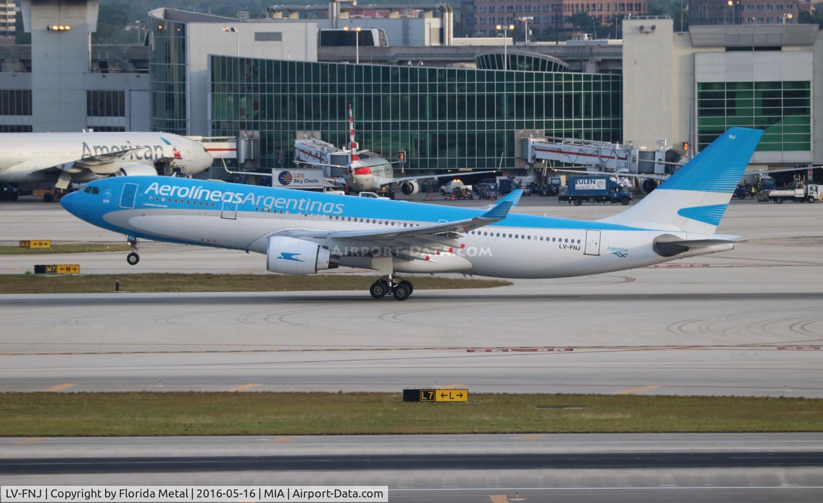 LV-FNJ, 1999 Airbus A330-223 C/N 300, Aerolineas Argentinas