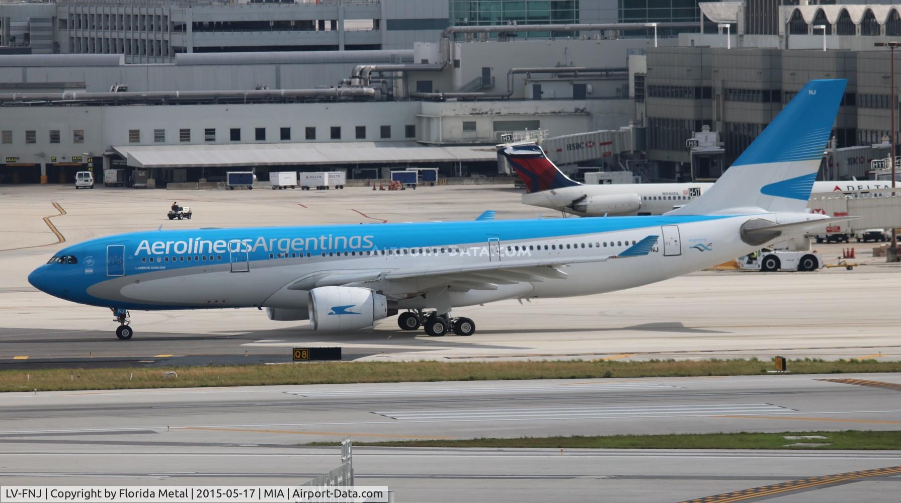 LV-FNJ, 1999 Airbus A330-223 C/N 300, Aerolineas Argentinas
