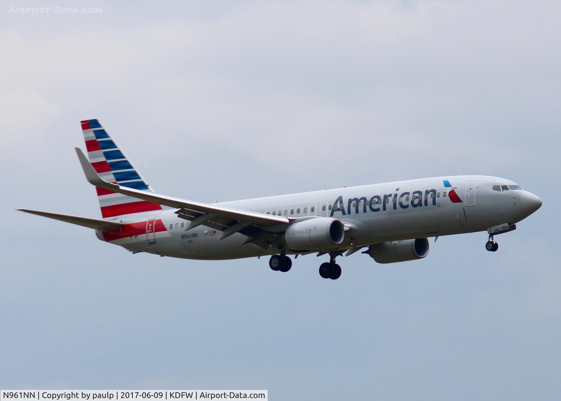N961NN, 2014 Boeing 737-823 C/N 31205, At DFW.