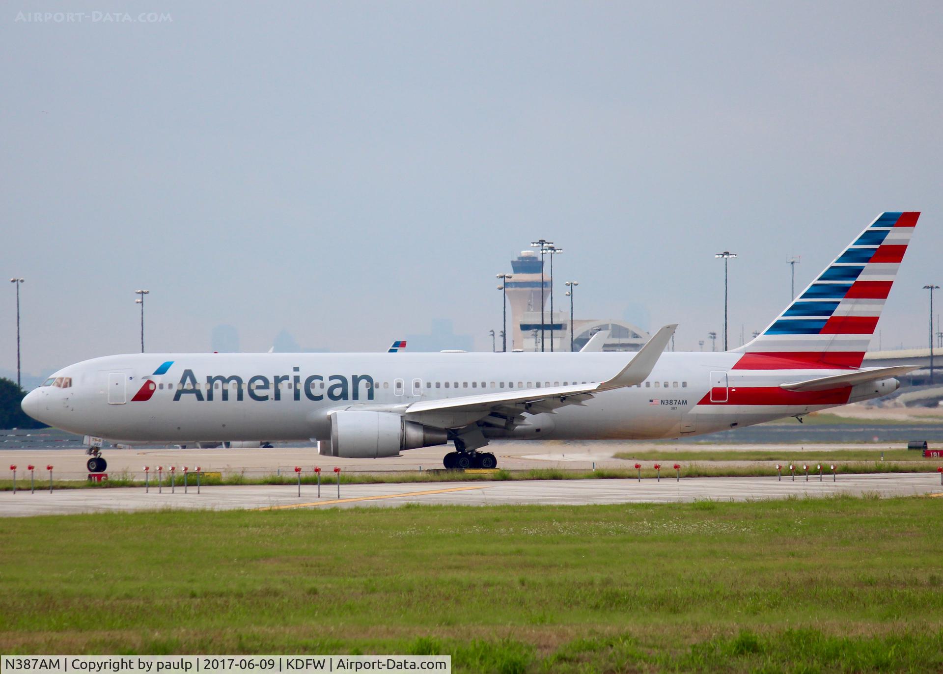 N387AM, 1994 Boeing 767-323 C/N 27184, At DFW.