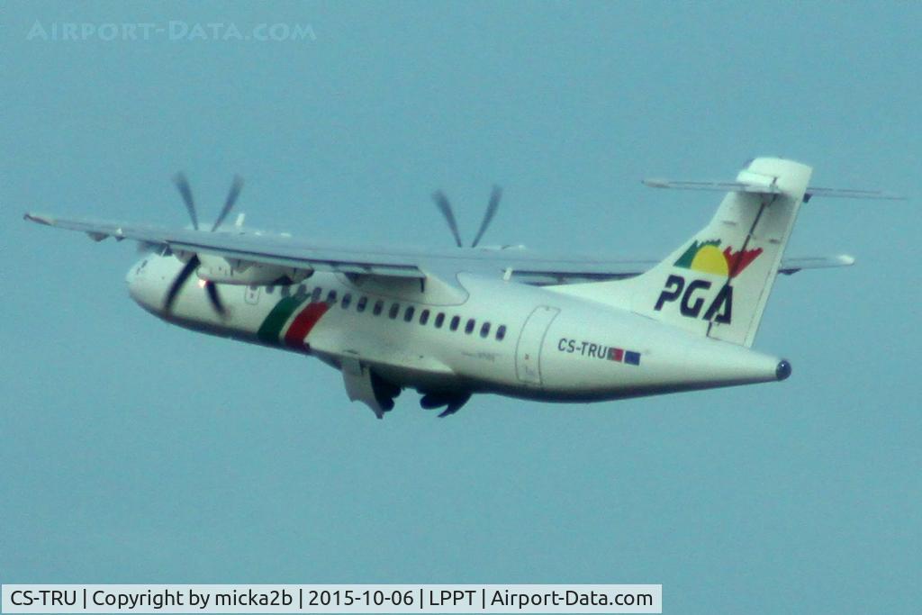 CS-TRU, 2014 ATR 42-600 C/N 1011, Take off