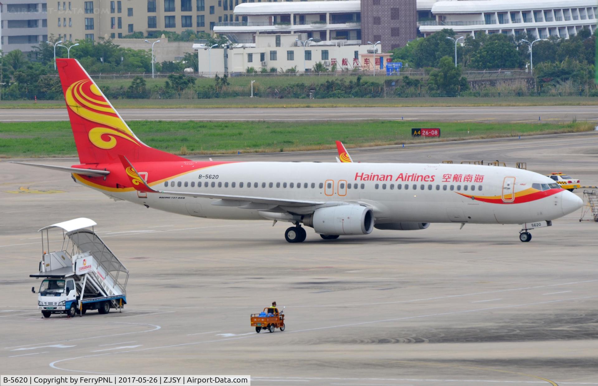 B-5620, 2011 Boeing 737-84P C/N 38144, Hainan B738 arriving at its stand.