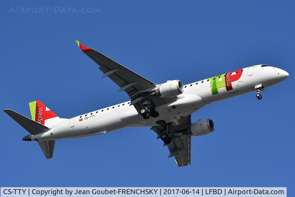 CS-TTY, 2013 Embraer 195AR (ERJ-190-200IGW) C/N 19000609, new TAP Express TP466 from Lisbon landing runway 23
