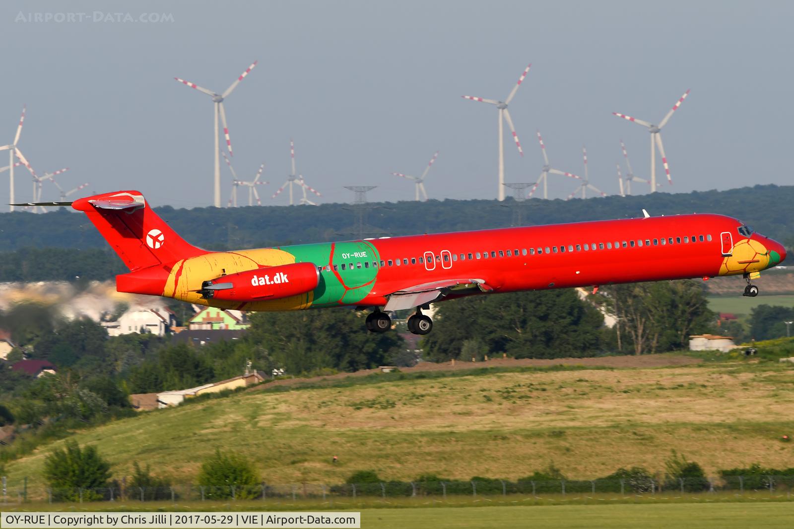 OY-RUE, 1990 McDonnell Douglas MD-83 (DC-9-83) C/N 49936, Danish Air Transport