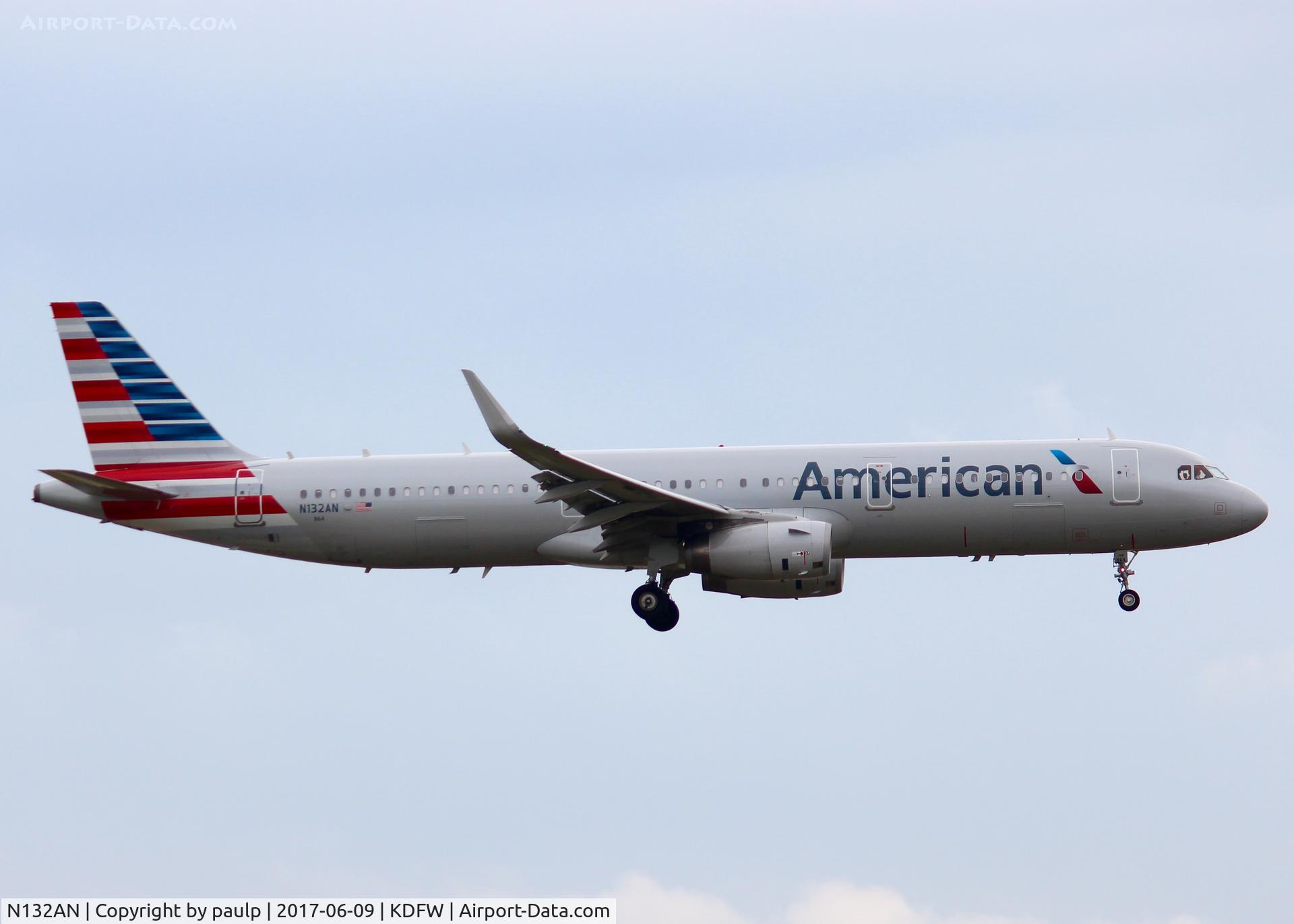 N132AN, 2015 Airbus A321-231 C/N 6473, At DFW.