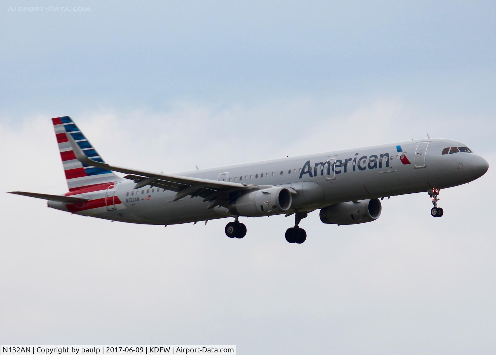 N132AN, 2015 Airbus A321-231 C/N 6473, At DFW.