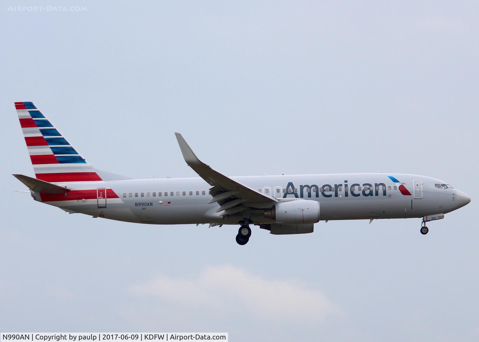 N990AN, 2009 Boeing 737-823 C/N 29563, At DFW.