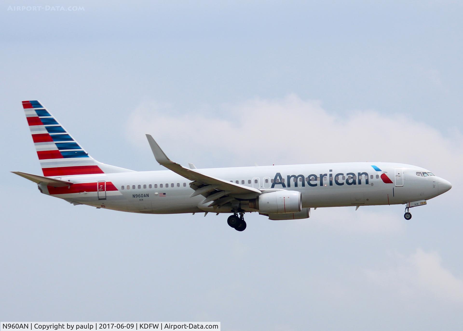 N960AN, 2001 Boeing 737-823 C/N 29542, At DFW.