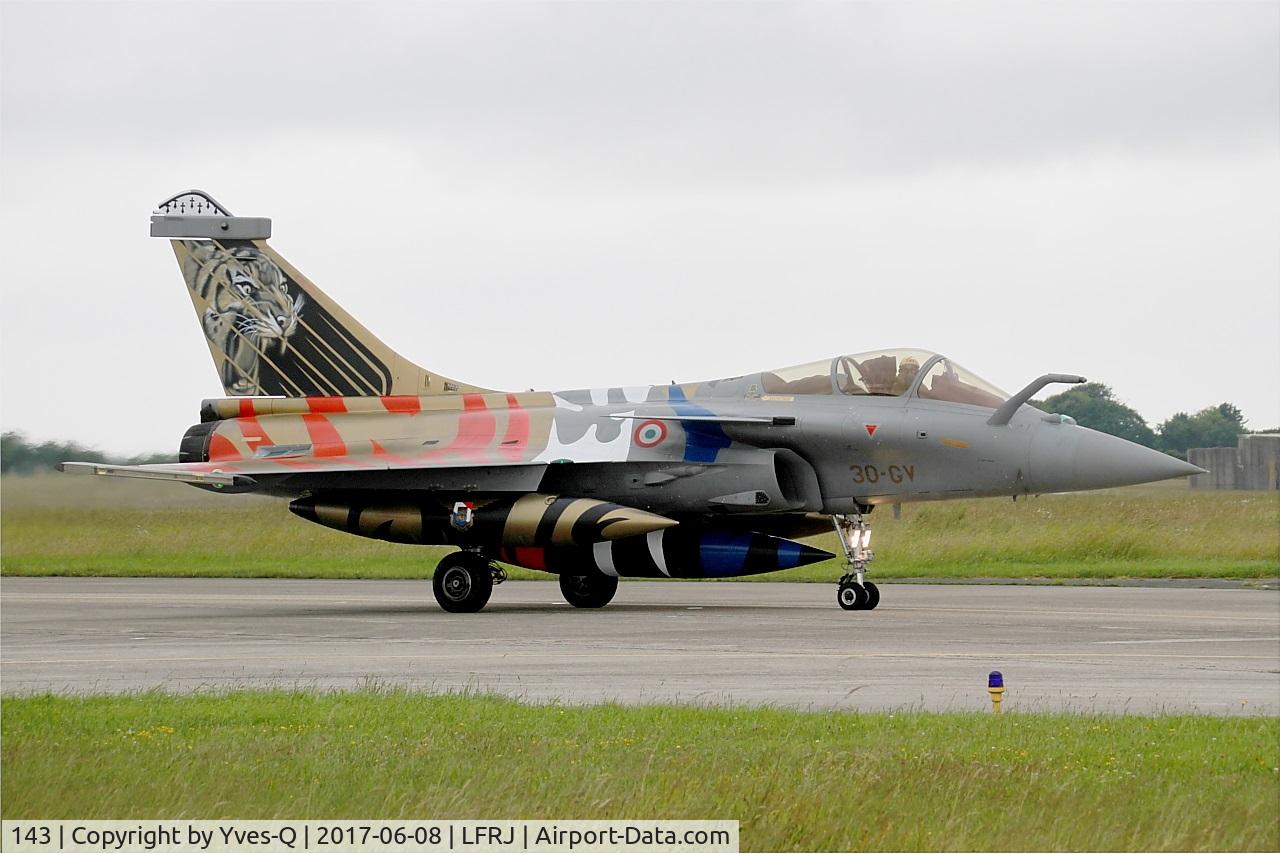 143, 2013 Dassault Rafale C C/N 143, Dassault Rafale C, Taxiing to flight line, Landivisiau Naval Air Base (LFRJ) Tiger Meet 2017