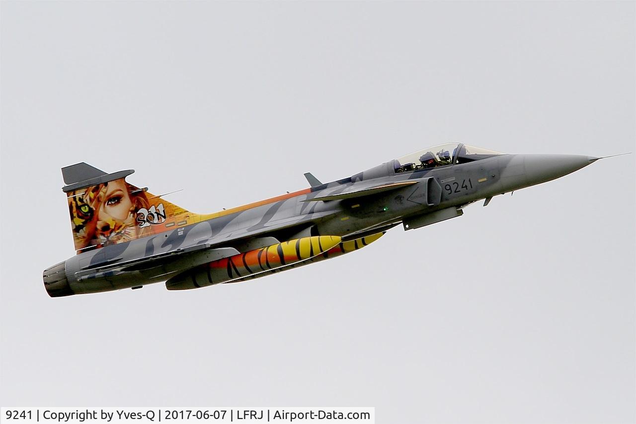 9241, Saab JAS-39C Gripen C/N 39241, Saab JAS-39C Gripen, Take off rwy 26, Landivisiau Naval Air Base (LFRJ) Tiger Meet 2017