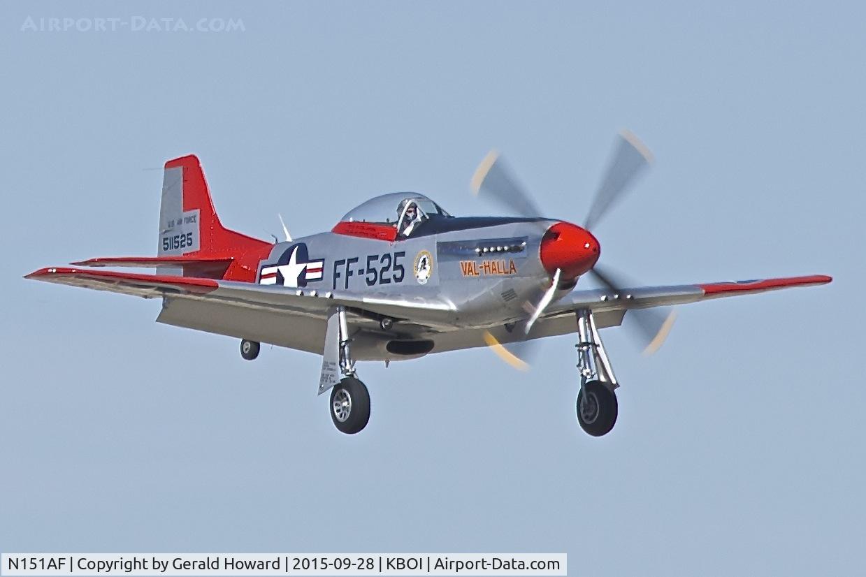 N151AF, 1945 North American P-51D Mustang C/N 45-11525, Landing RWY 10R.