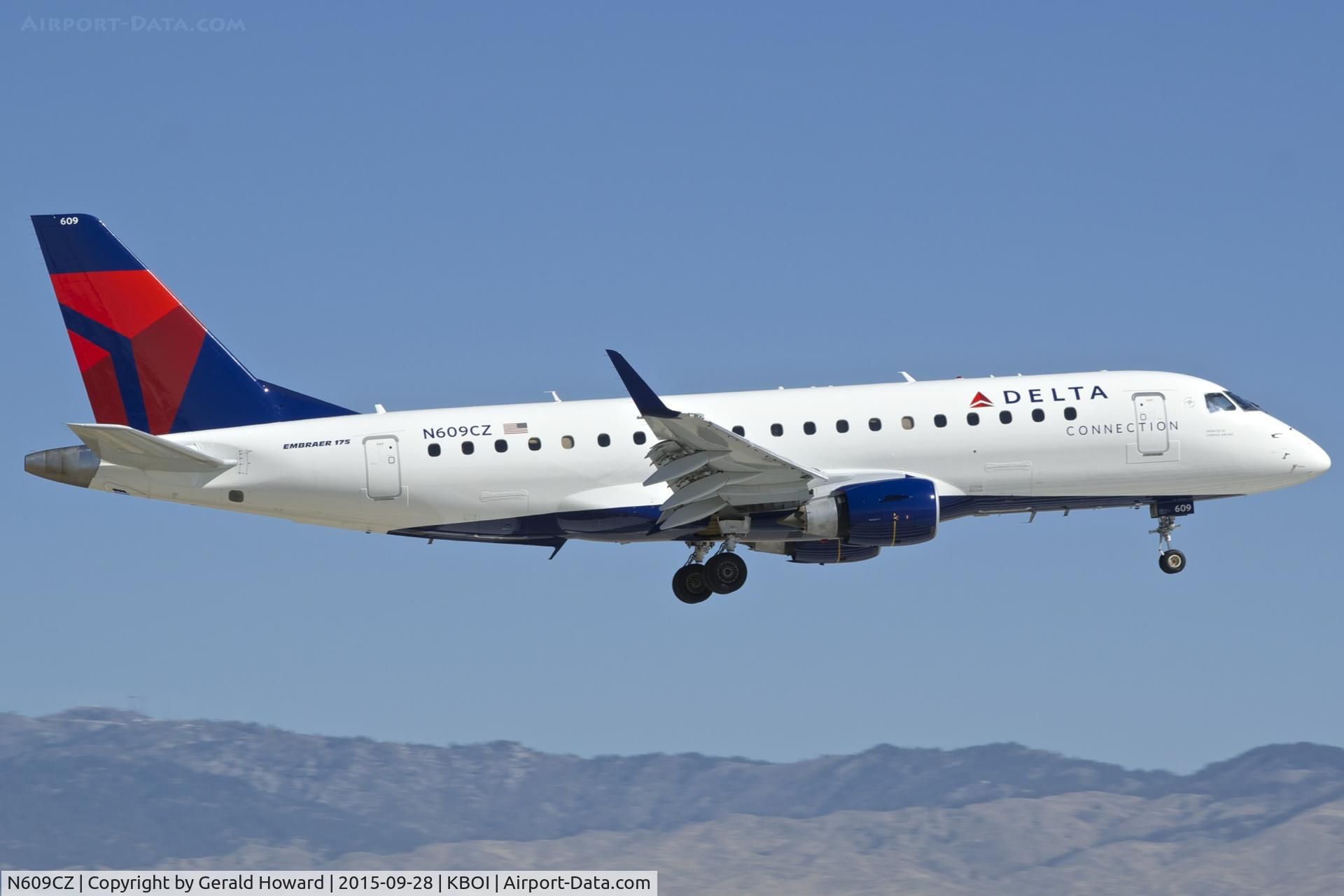 N609CZ, 2007 Embraer 175LR (ERJ-170-200LR) C/N 17000197, Landing RWY 10R.