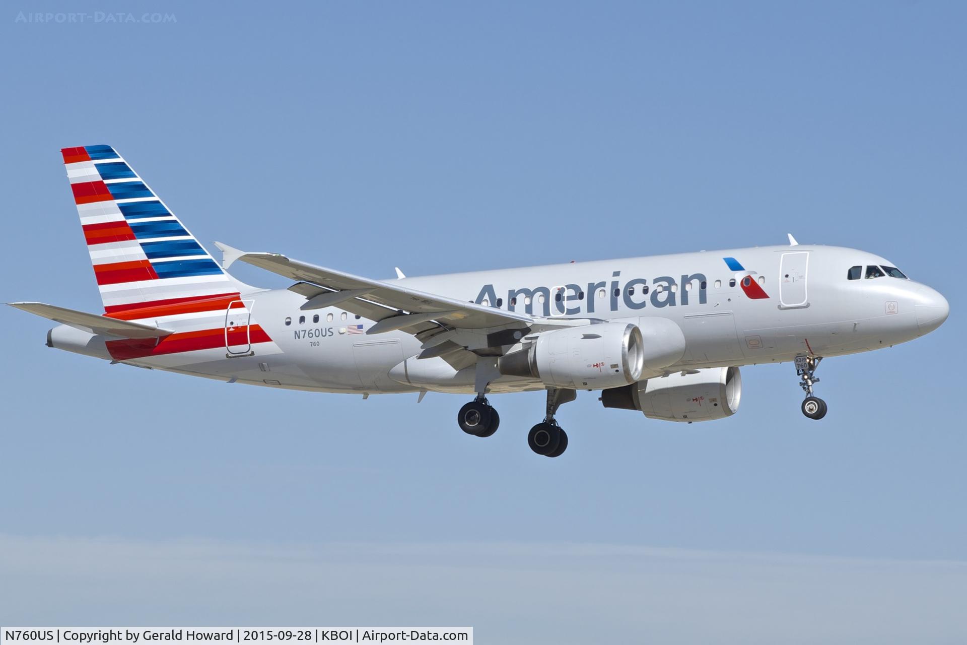 N760US, 2000 Airbus A319-112 C/N 1354, On approach for RWY 10R.