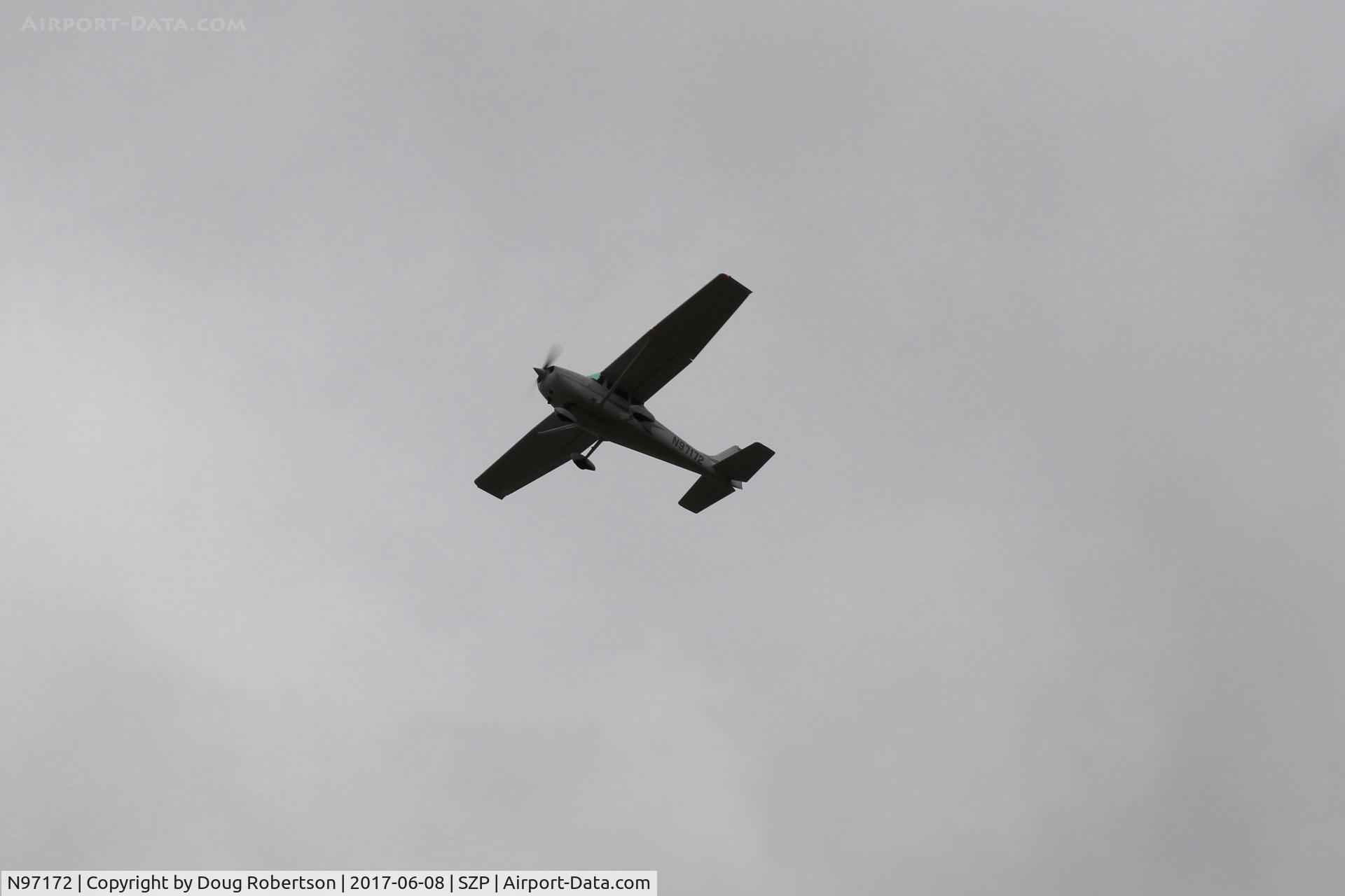 N97172, 1984 Cessna 172P C/N 17276162, 1984 Cessna 172P SKYHAWK, Lycoming O-320-D2J 160 Hp, takeoff climb Rwy 22