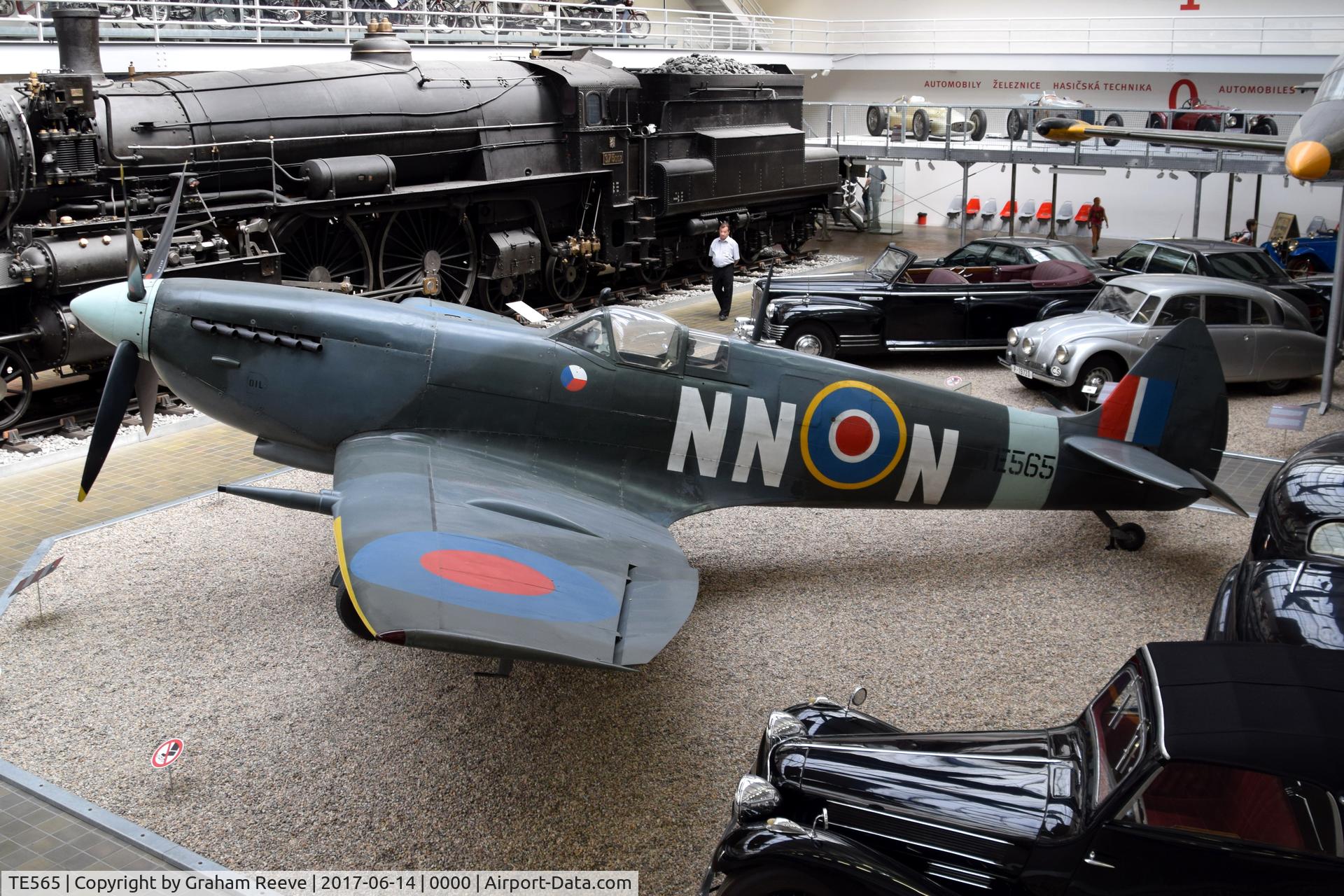 TE565, Supermarine Spitfire LF.IXe C/N CBAF 11397, Displayed at the 