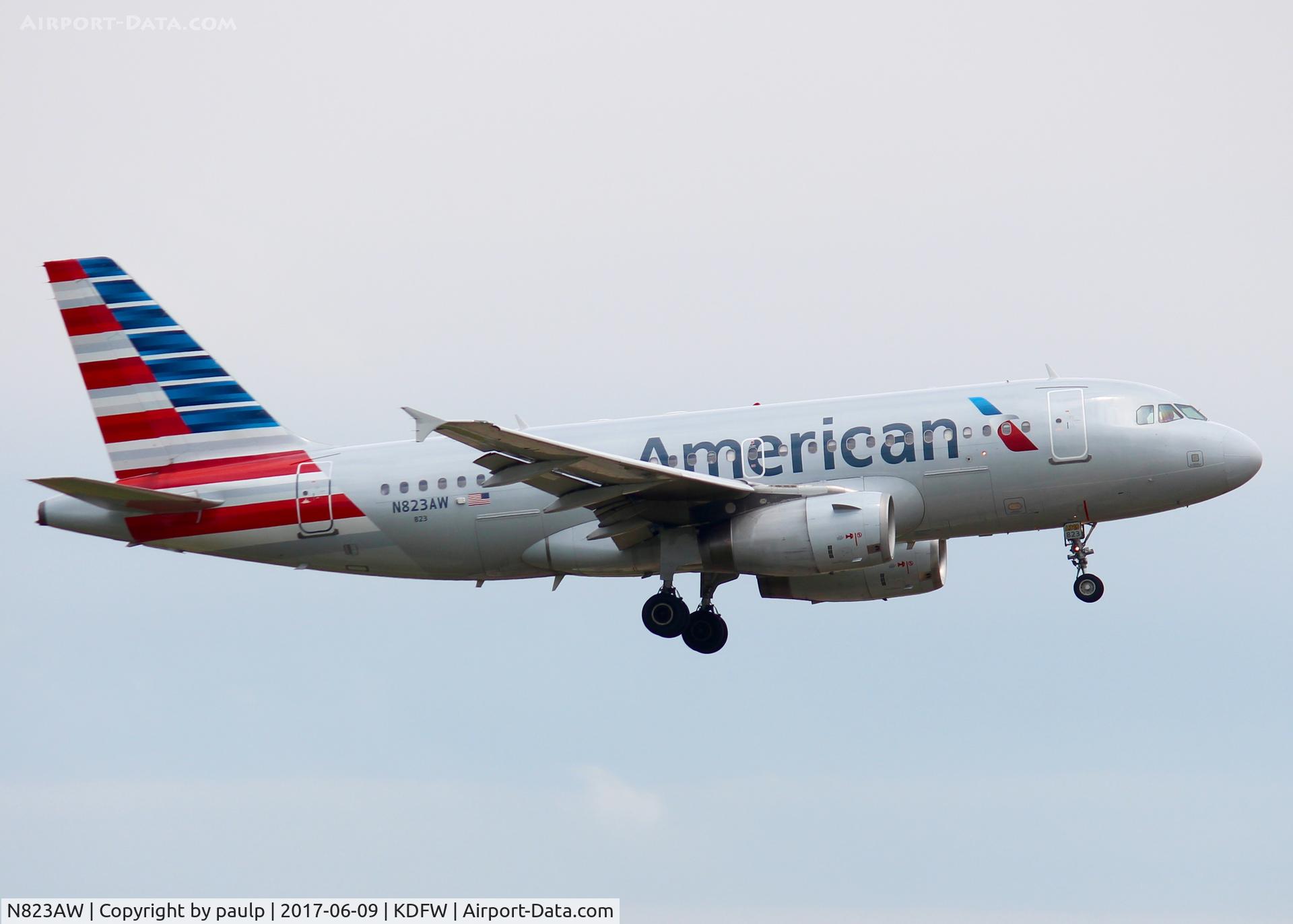 N823AW, 2001 Airbus A319-132 C/N 1463, At DFW.