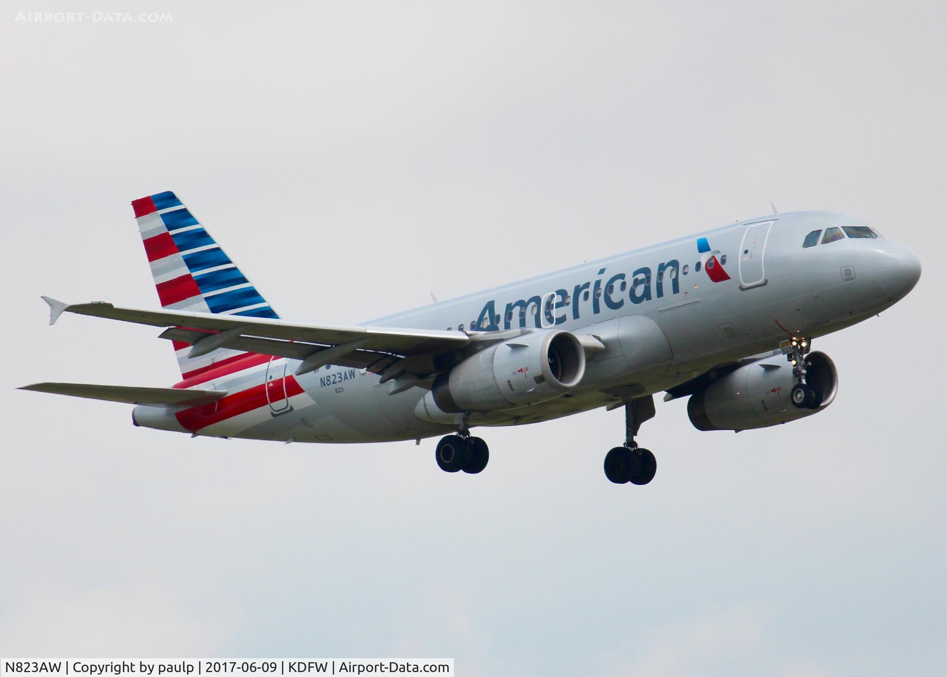 N823AW, 2001 Airbus A319-132 C/N 1463, At DFW.