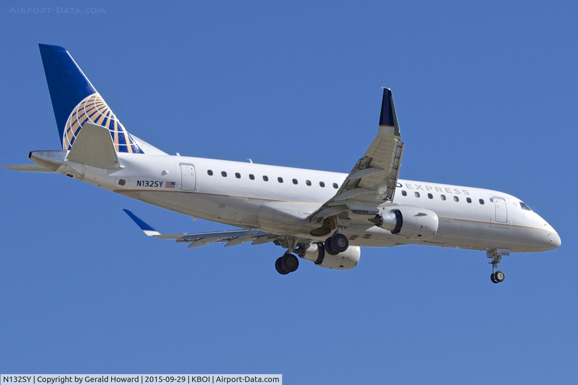 N132SY, 2015 Embraer 170LR (ERJ-170-100LR) C/N 17000451, Landing RWY 10L.