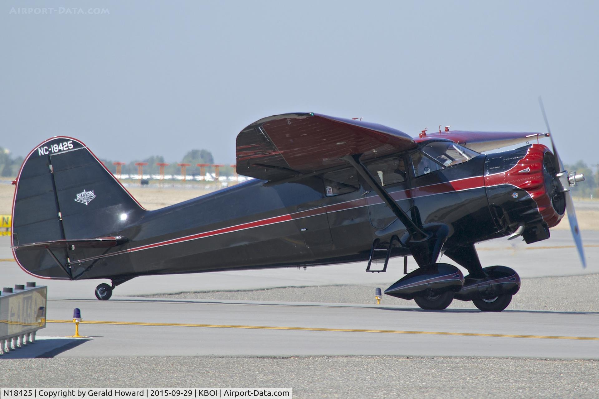 N18425, 1937 Stinson SR-9F Reliant C/N 5715, Turning onto Alpha 6.