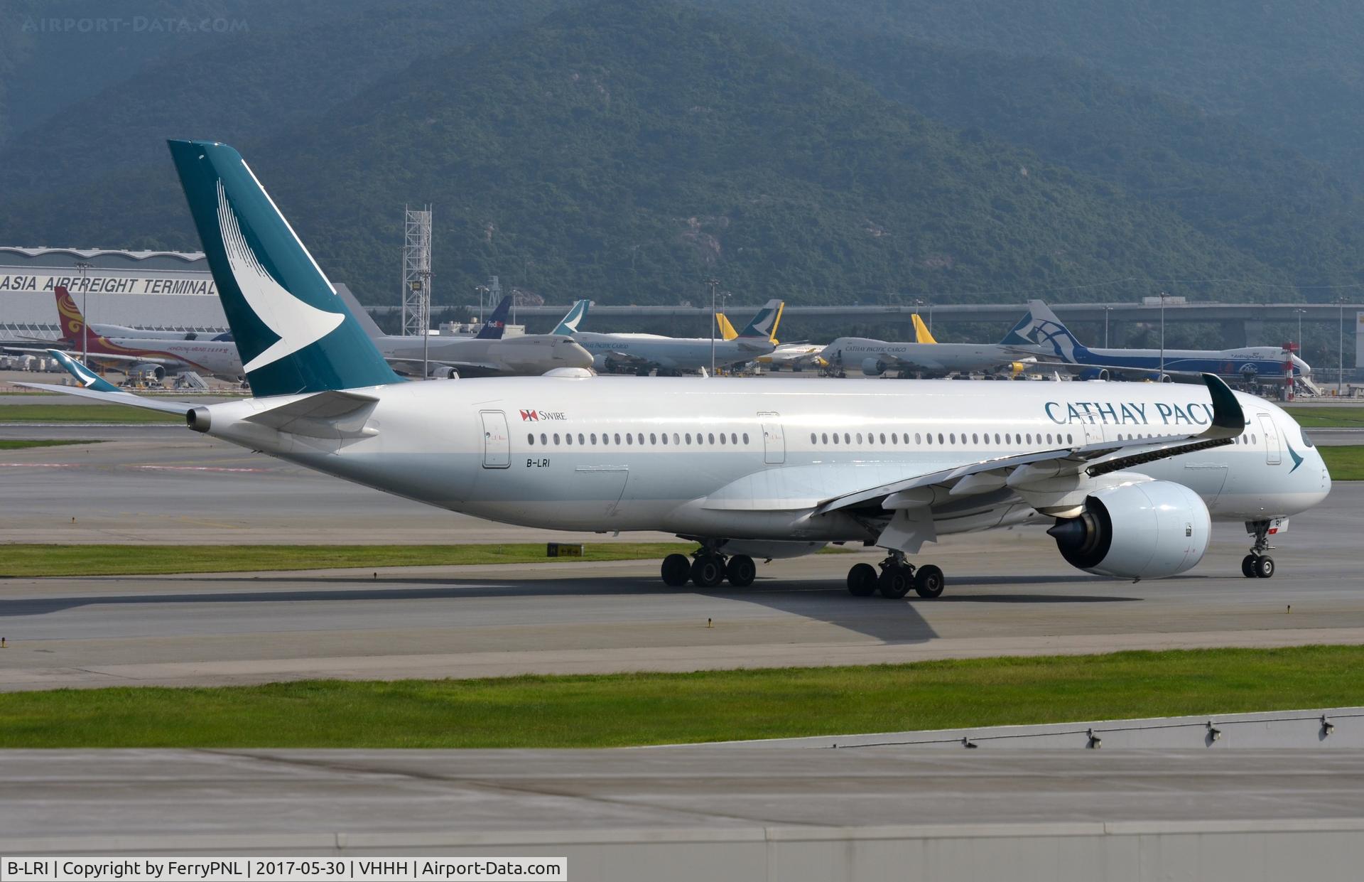 B-LRI, 2016 Airbus A350-941 C/N 058, CX A359 taxying for departure