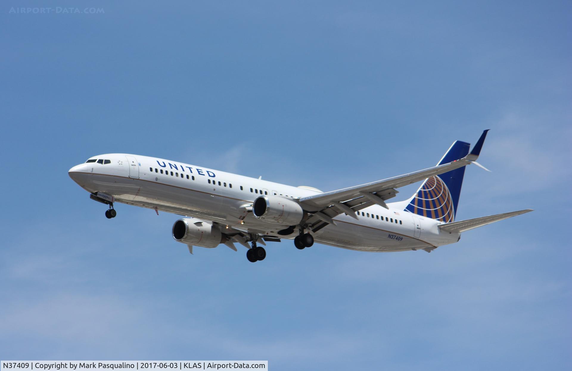 N37409, 2001 Boeing 737-924 C/N 30126, Boeing 737-900