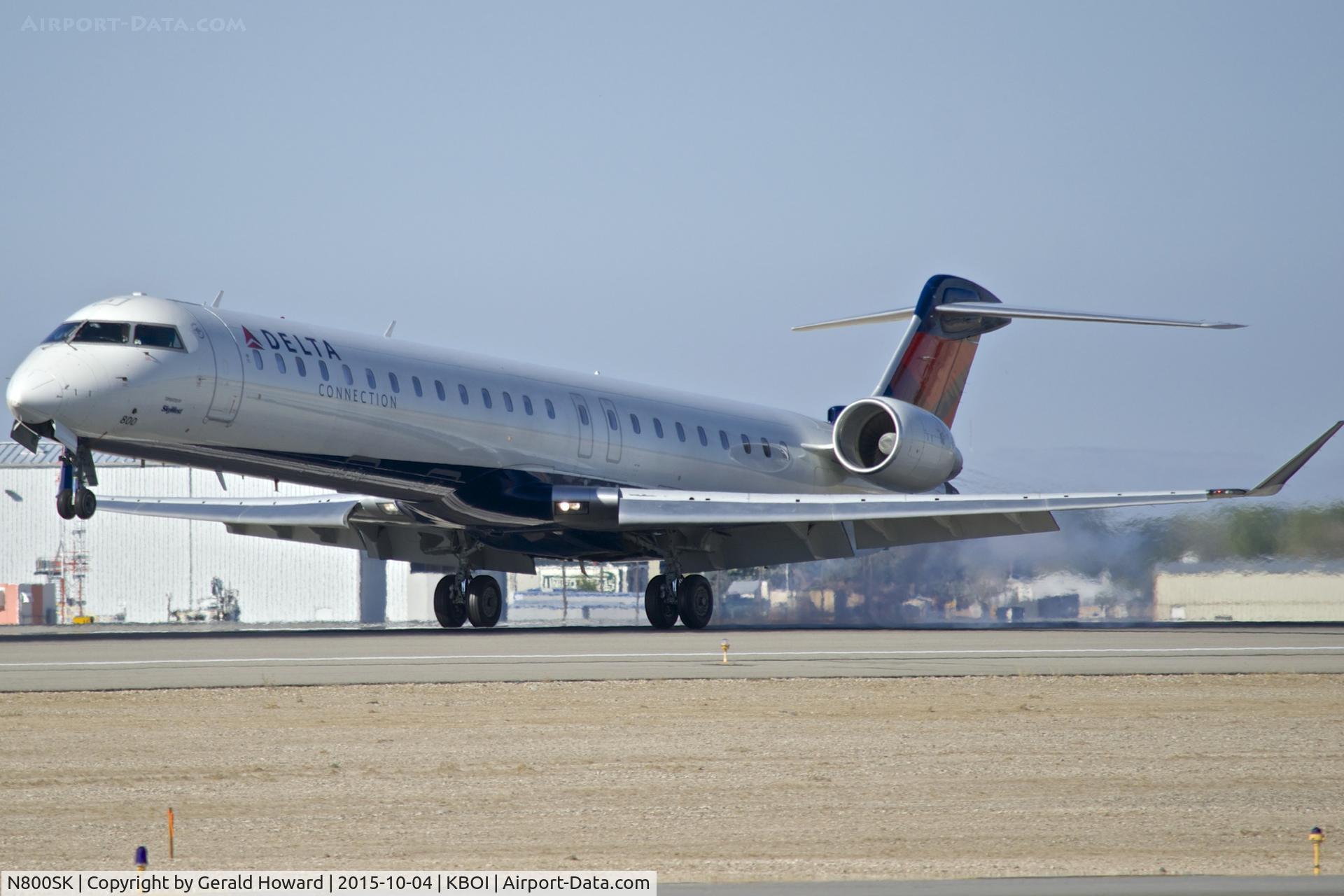 N800SK, 2006 Bombardier CRJ-900ER (CL-600-2D24) C/N 15060, Landing on RWY 10L.