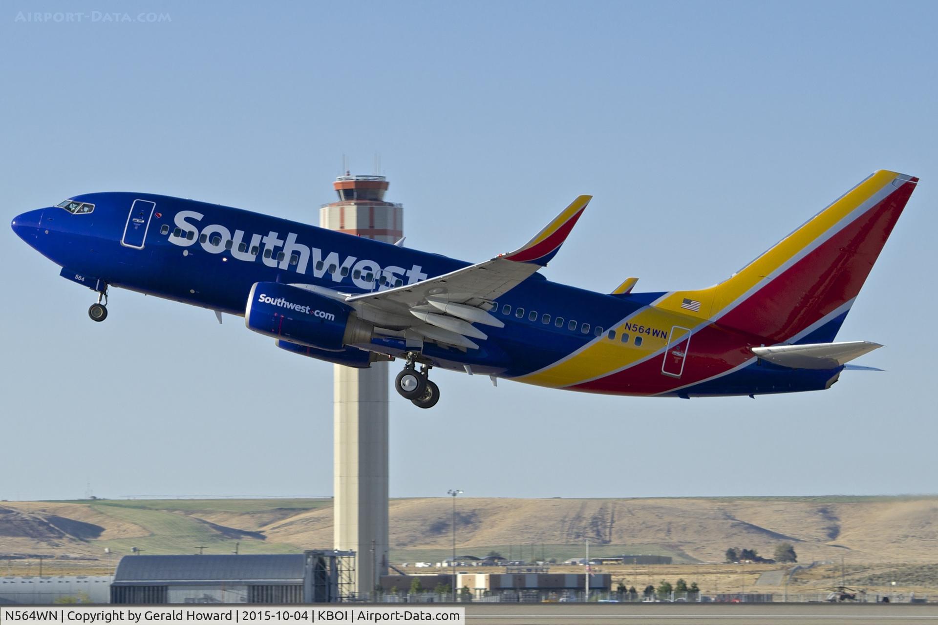 N564WN, 2002 Boeing 737-73V C/N 30244, Departing RWY 10L.