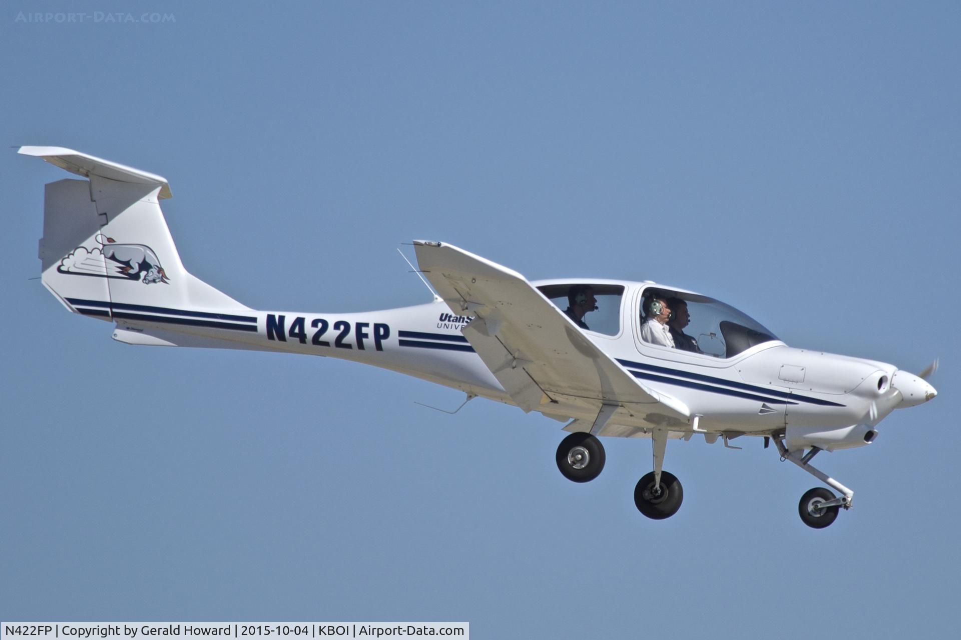 N422FP, 2006 Diamond DA-40F Diamond Star C/N 40.FC022, On final for RWY 10R.