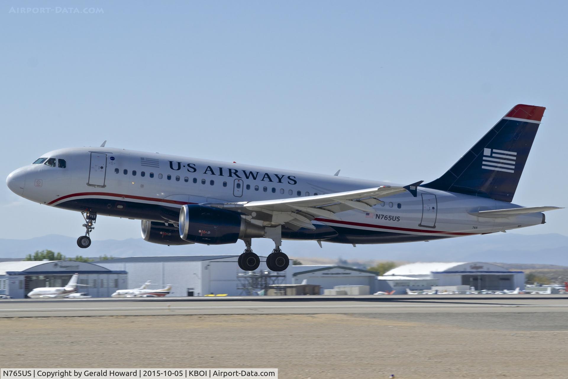 N765US, 2000 Airbus A319-112 C/N 1371, Landing RWY 10L.