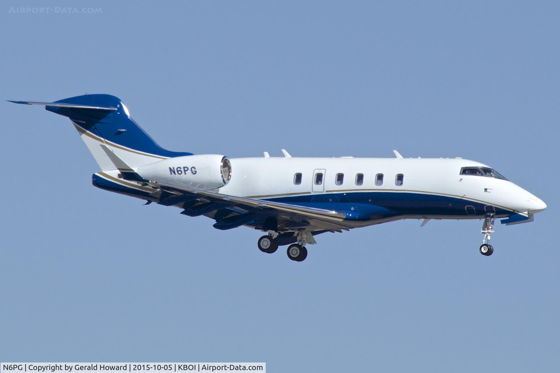 N6PG, 2014 Bombardier Challenger 350 (BD-100-1A10) C/N 20529, Landing RWY 10L.