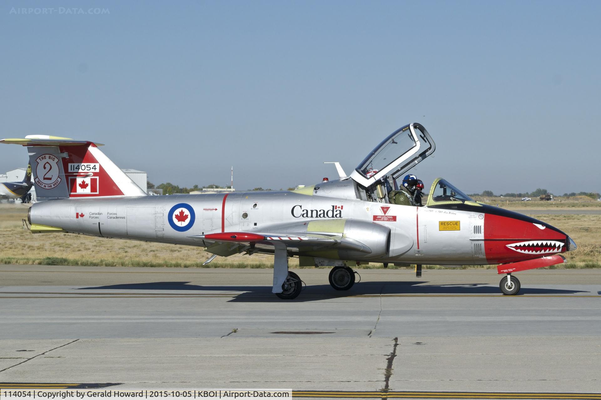 114054, 1971 Canadair CT-114 C/N 1054, Taxiing from south GA ramp to RWY 10R.  431 Air Demo Sq., 15 Wing, Saskatchewan, Canada. (Snowbirds)