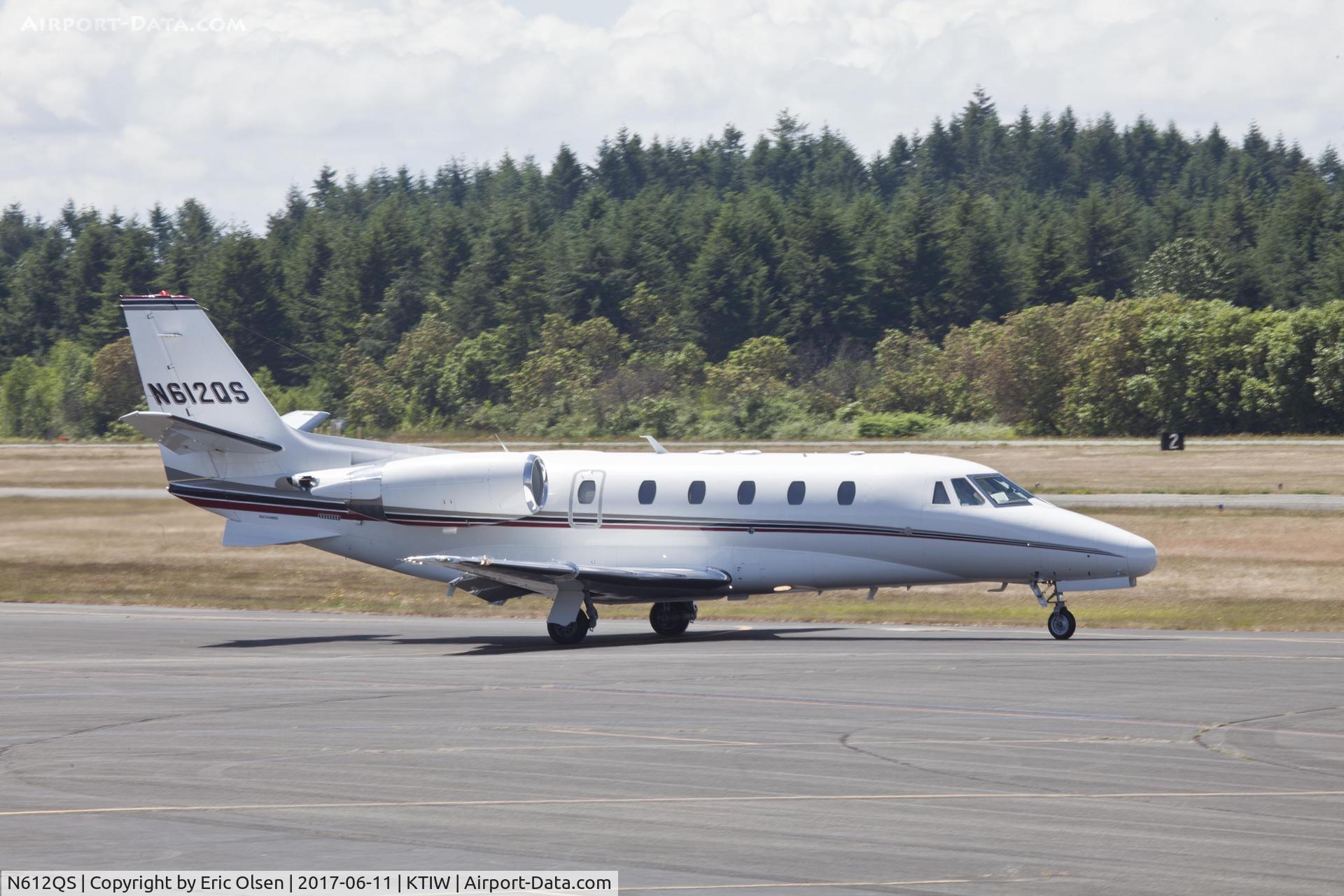 N612QS, 2002 Cessna 560XL Citation Excel C/N 560-5312, Cessna 560XL taxing out.