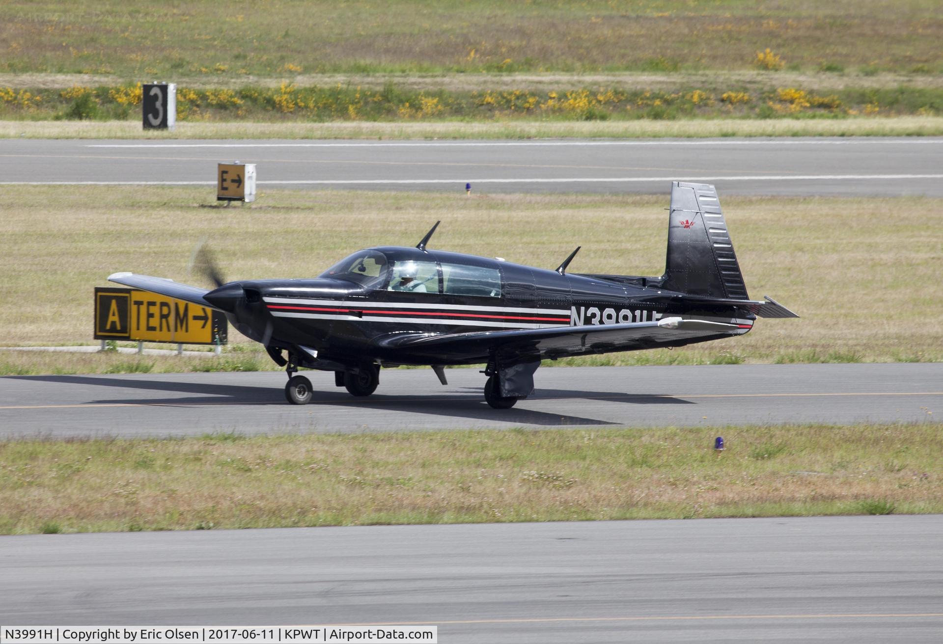 N3991H, 1980 Mooney M20K C/N 25-0406, 1980 Mooney at Bremerton