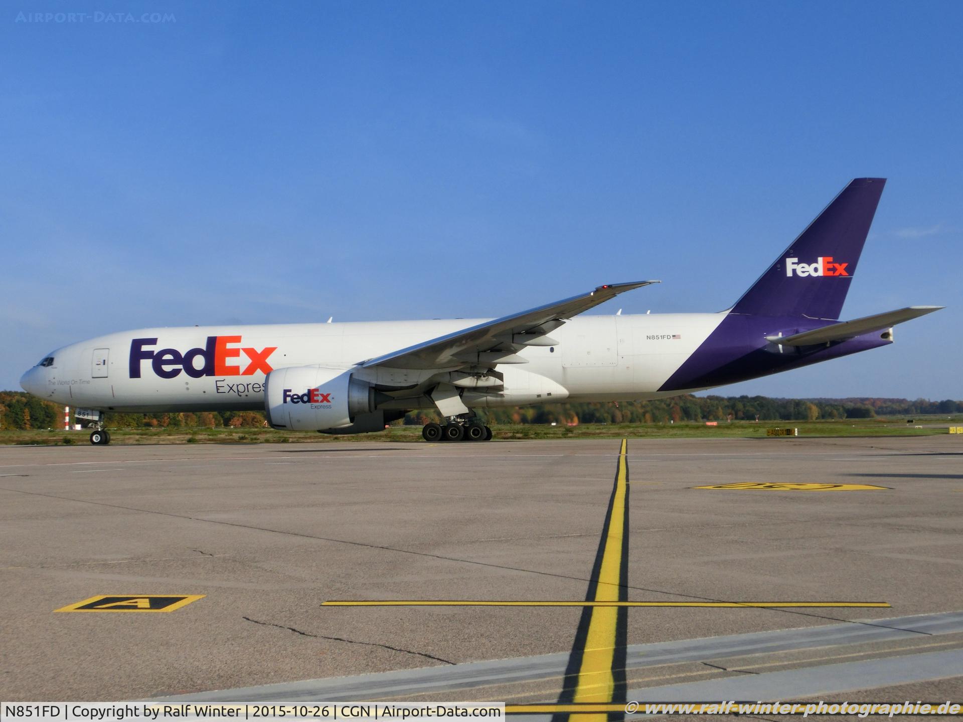 N851FD, 2009 Boeing 777-FS2 C/N 37722, Boeing 777-FS2 - FX FDX FedEx Federal Express 'Yume' - 37722 - N851FD - 26.10.2015 - CGN