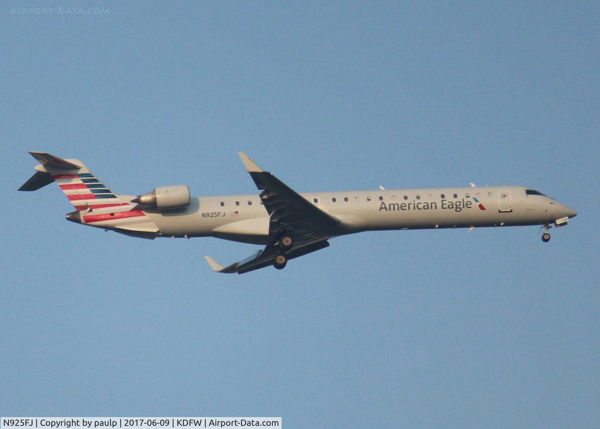 N925FJ, 2004 Bombardier CRJ-900ER (CL-600-2D24) C/N 15025, At DFW.