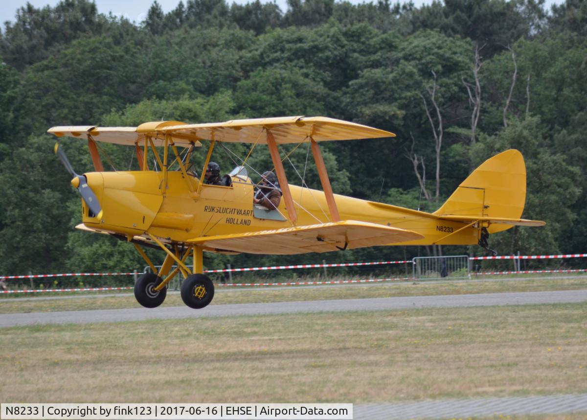 N8233, 1944 De Havilland DH-82A Tiger Moth II C/N 85959, seppe airport