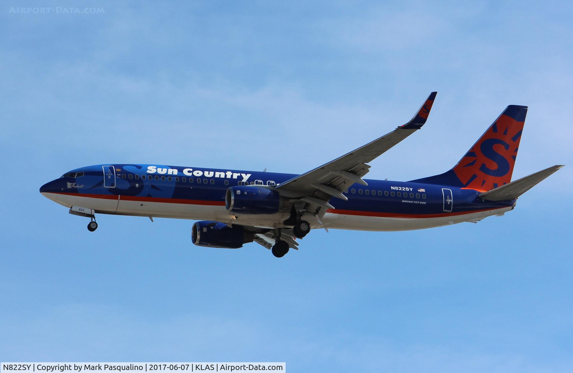 N822SY, 2004 Boeing 737-8BK C/N 33017, Boeing 737-800
