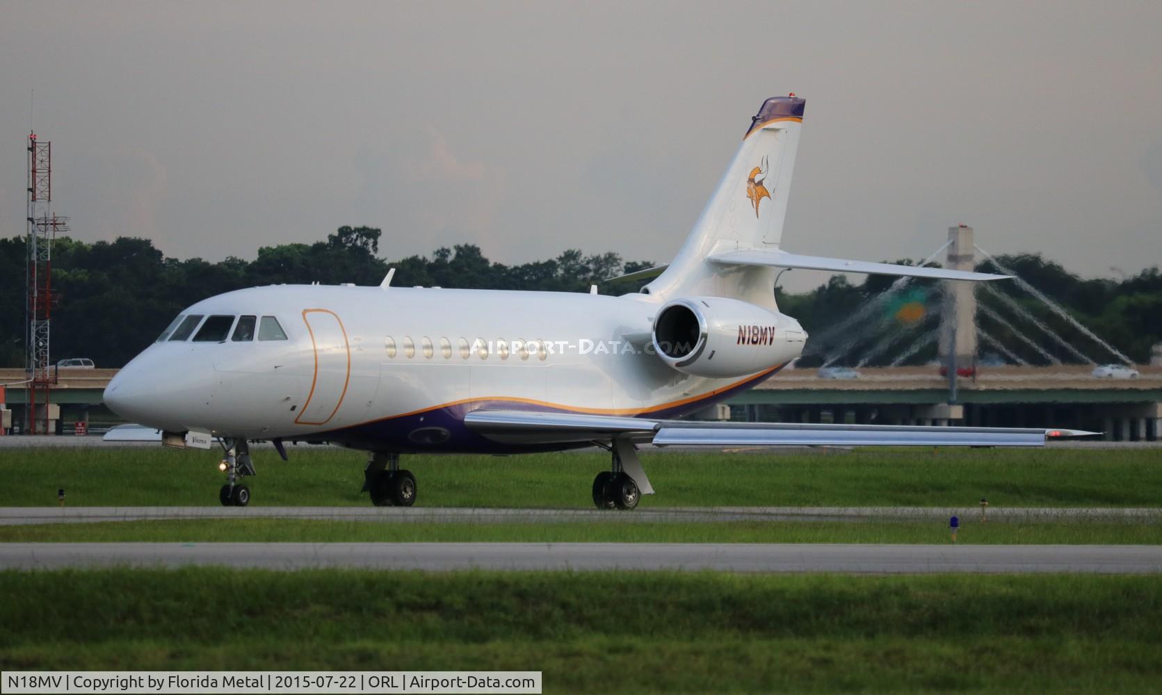 N18MV, 1996 Dassault Falcon 2000 C/N 24, Minnesota Vikings
